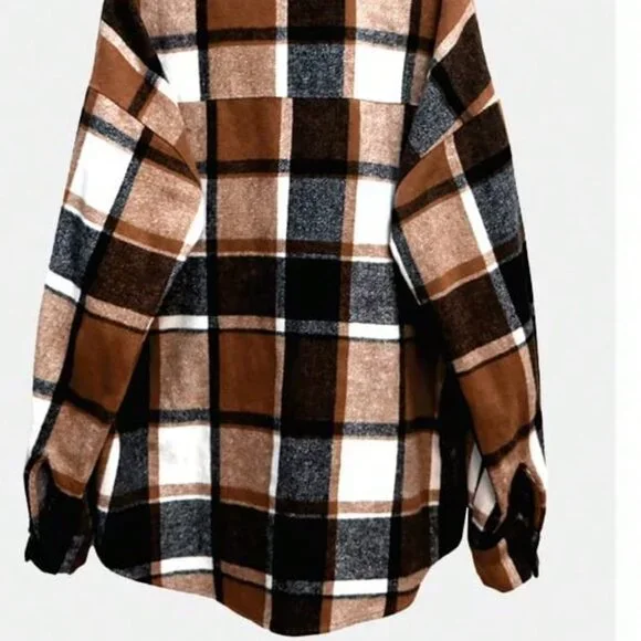 Elegant Women's Cropped Plaid Shacket Flannel Long Sleeve Button Down Jacket - Picture 4 of 5